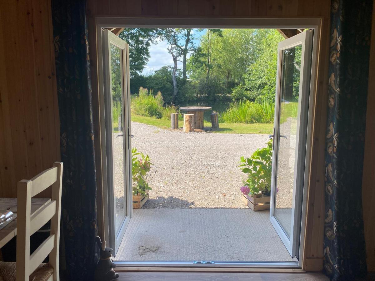 Kingfisher Cabin - Wild Escapes Wrenbury Off Grid Glamping - Ages 12 And Over Baddiley Kültér fotó