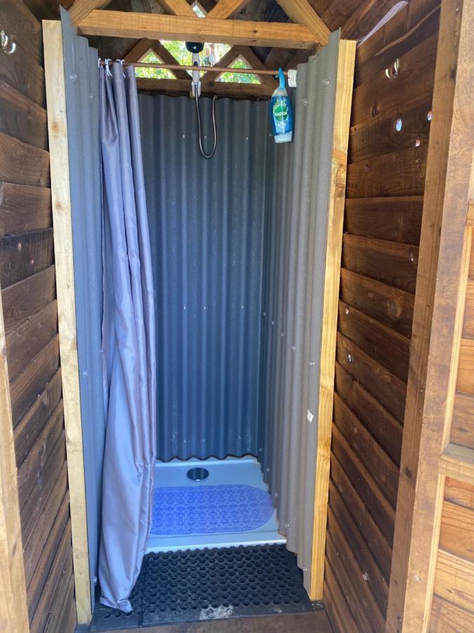 Kingfisher Cabin - Wild Escapes Wrenbury Off Grid Glamping - Ages 12 And Over Baddiley Kültér fotó