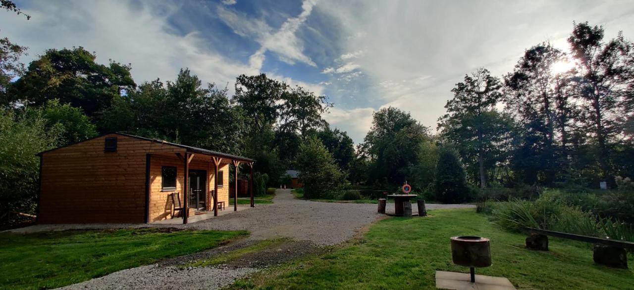 Kingfisher Cabin - Wild Escapes Wrenbury Off Grid Glamping - Ages 12 And Over Baddiley Kültér fotó