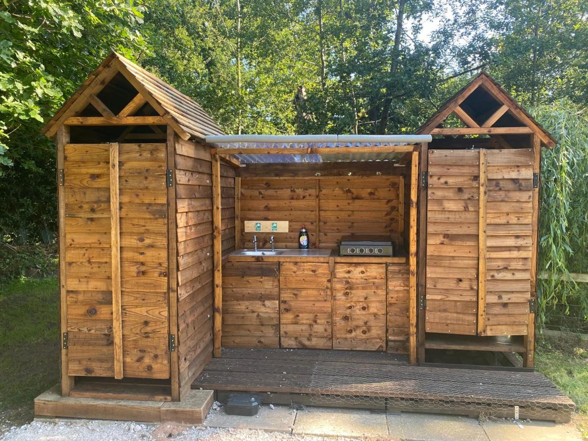 Kingfisher Cabin - Wild Escapes Wrenbury Off Grid Glamping - Ages 12 And Over Baddiley Kültér fotó